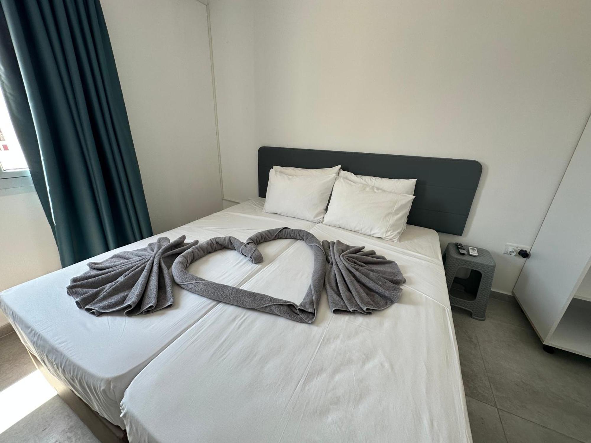Sun Plaza Suites - Adults Only Ayia Napa Exteriör bild