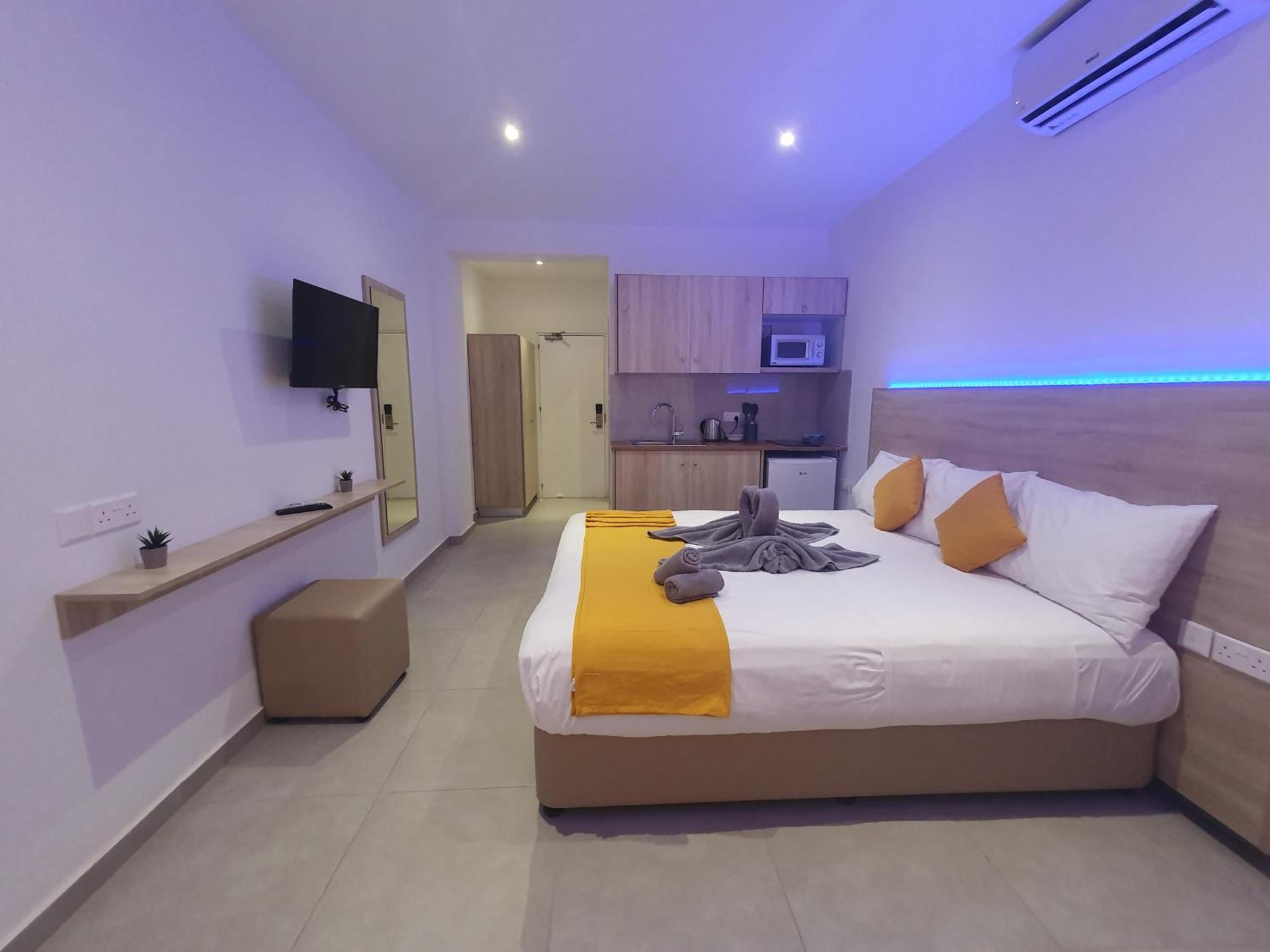 Sun Plaza Suites - Adults Only Ayia Napa Exteriör bild