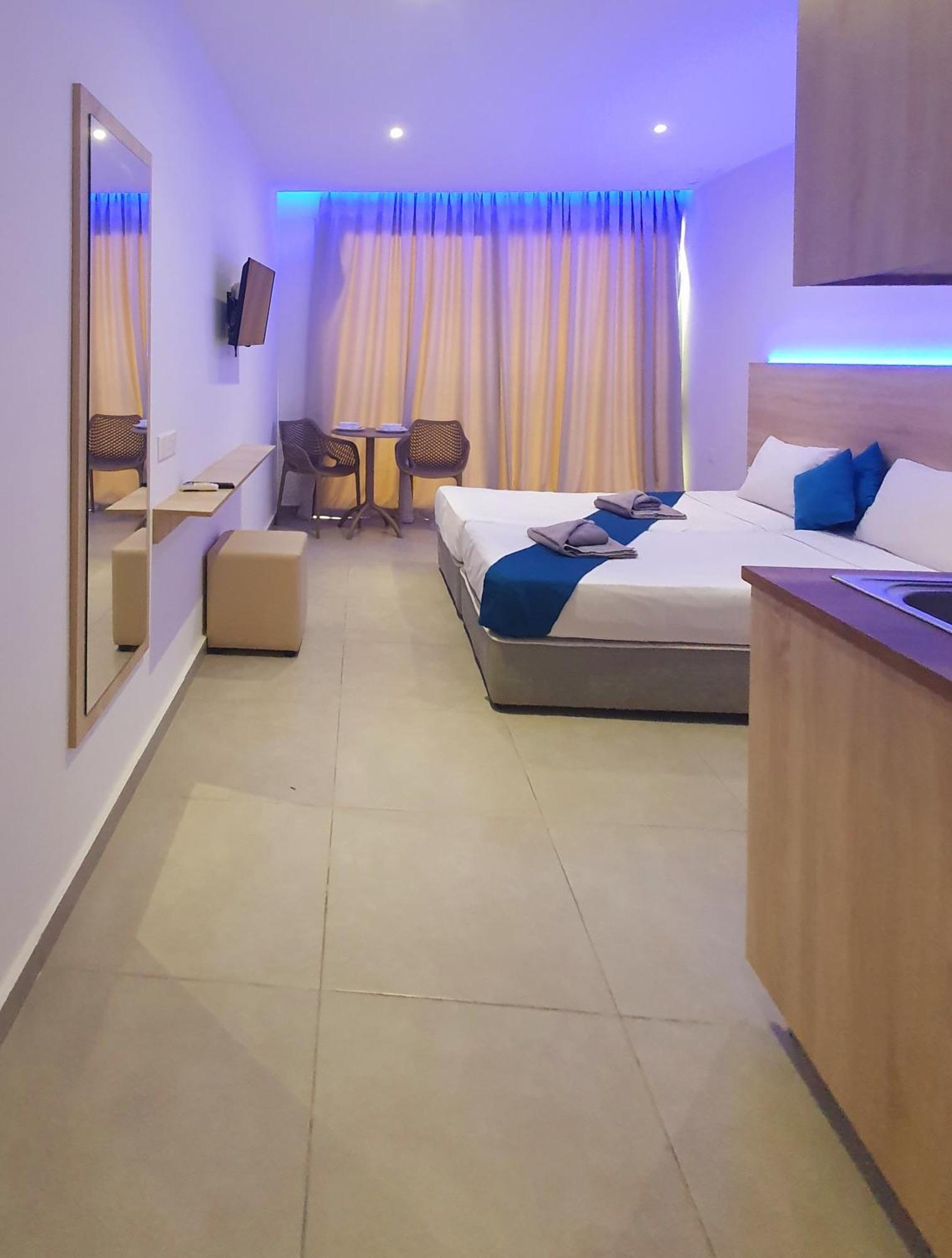 Sun Plaza Suites - Adults Only Ayia Napa Exteriör bild