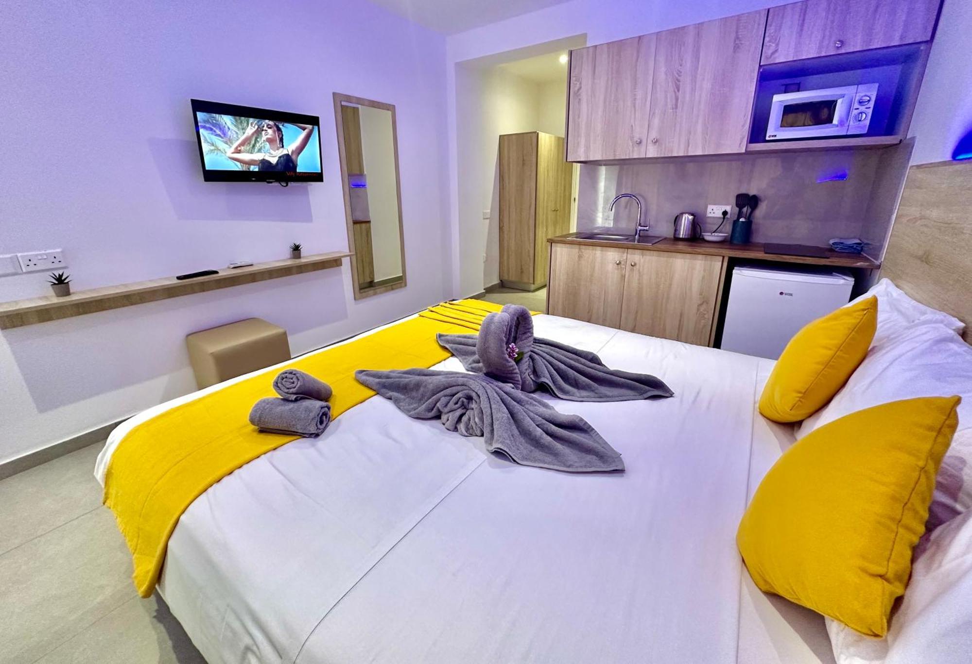 Sun Plaza Suites - Adults Only Ayia Napa Exteriör bild