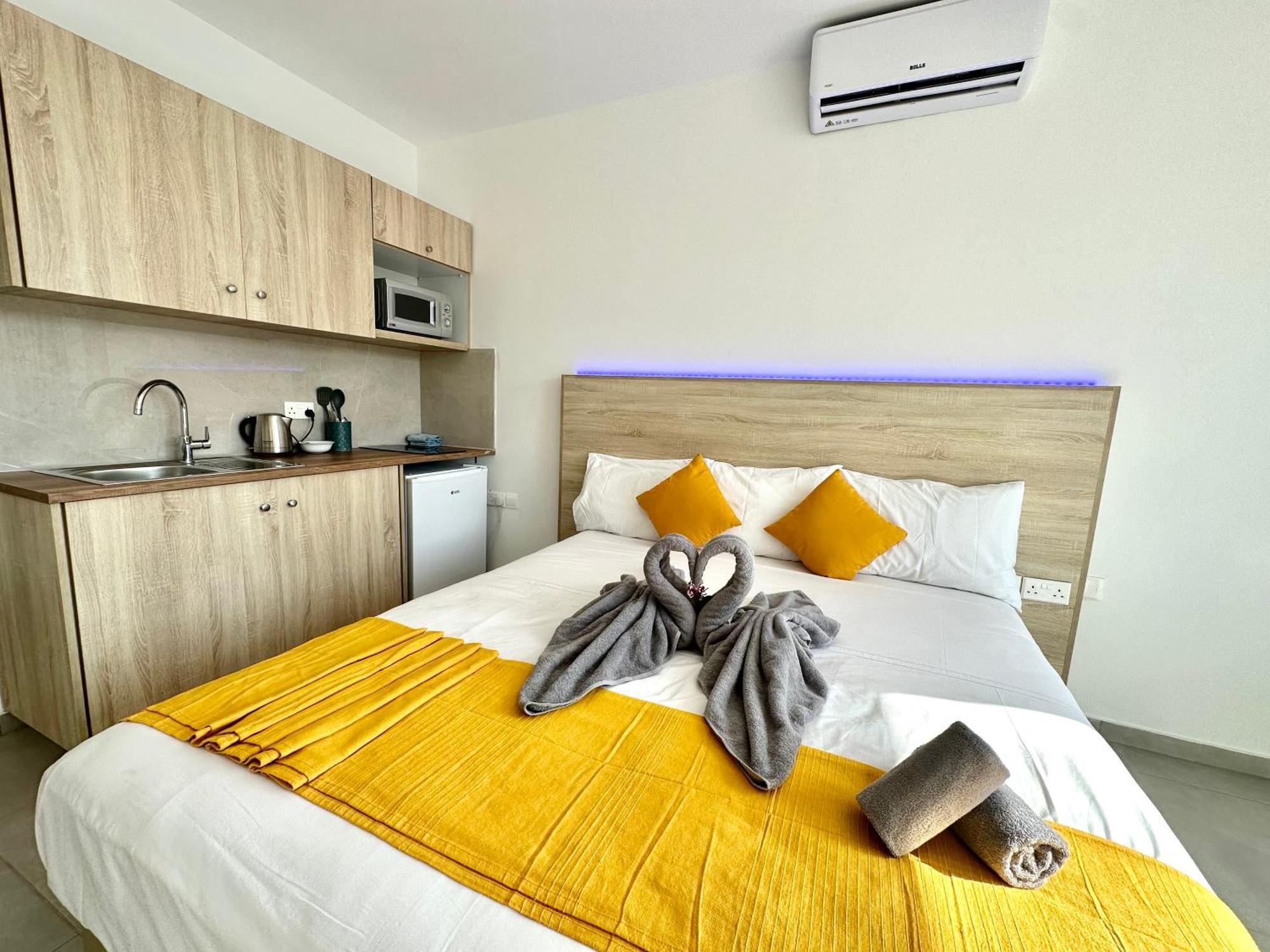 Sun Plaza Suites - Adults Only Ayia Napa Exteriör bild