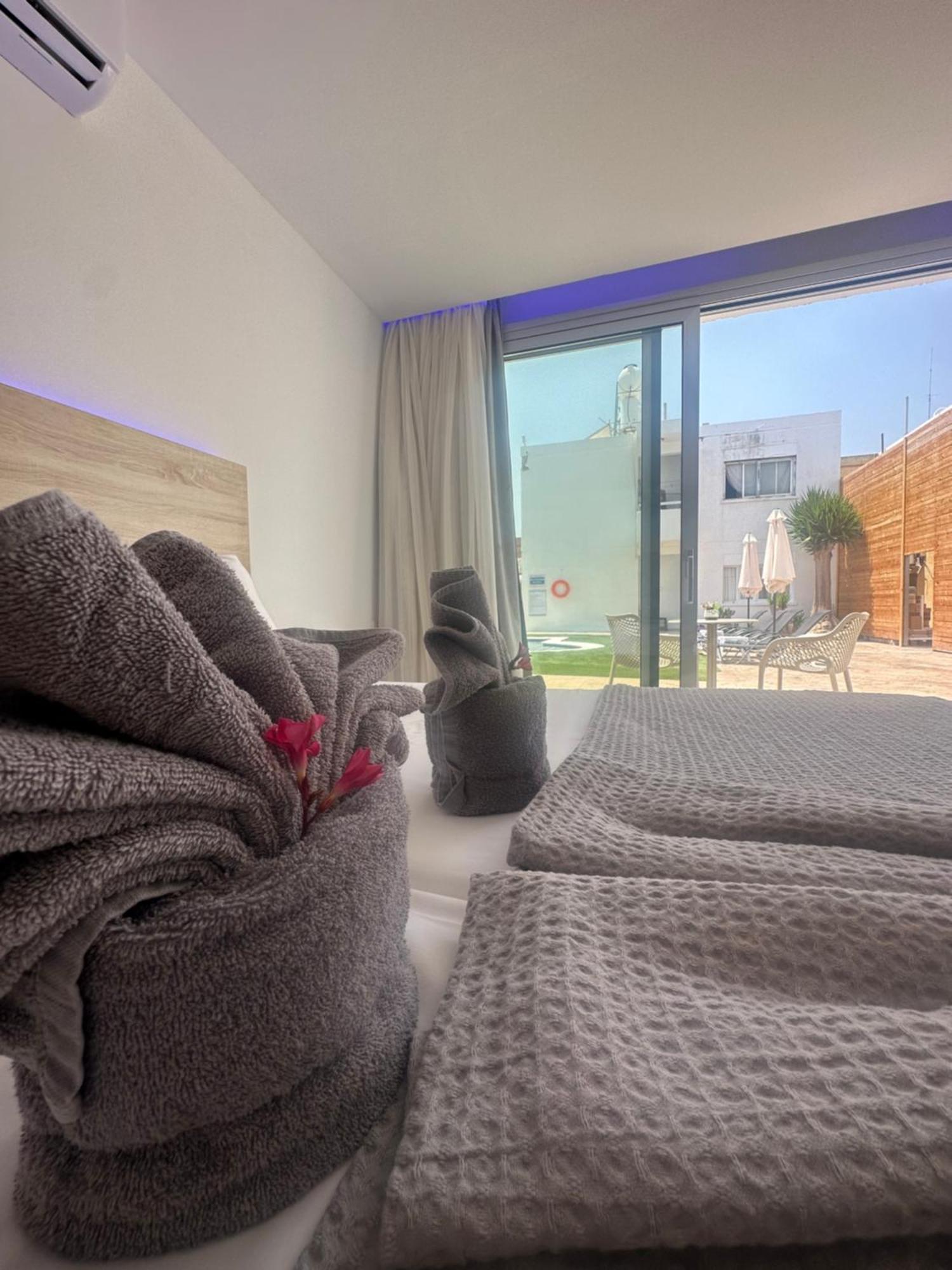 Sun Plaza Suites - Adults Only Ayia Napa Exteriör bild