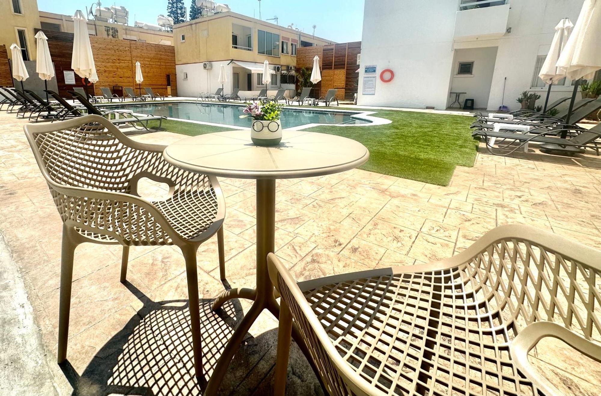 Sun Plaza Suites - Adults Only Ayia Napa Exteriör bild